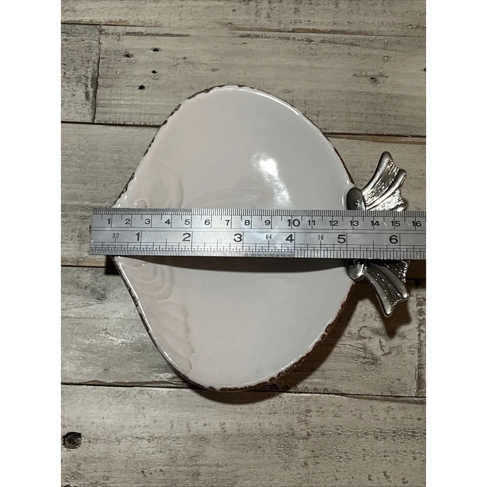 Sanibel By Mud Pie‎ Fish Plate, White Glazed Terracotta Plate W/Silver